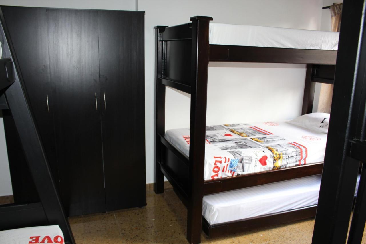 Apartamentos Excelente Ubicacion Medellin Exterior photo